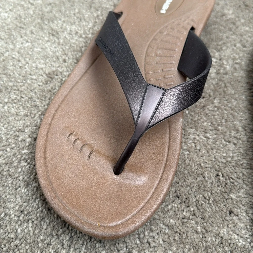 Okabashi Brown and Tan Flip Flops